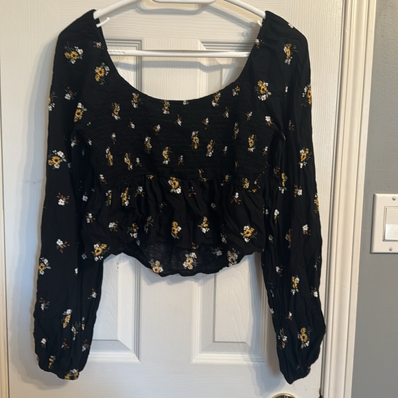 Cropped Flower Top - Picture 2 of 3